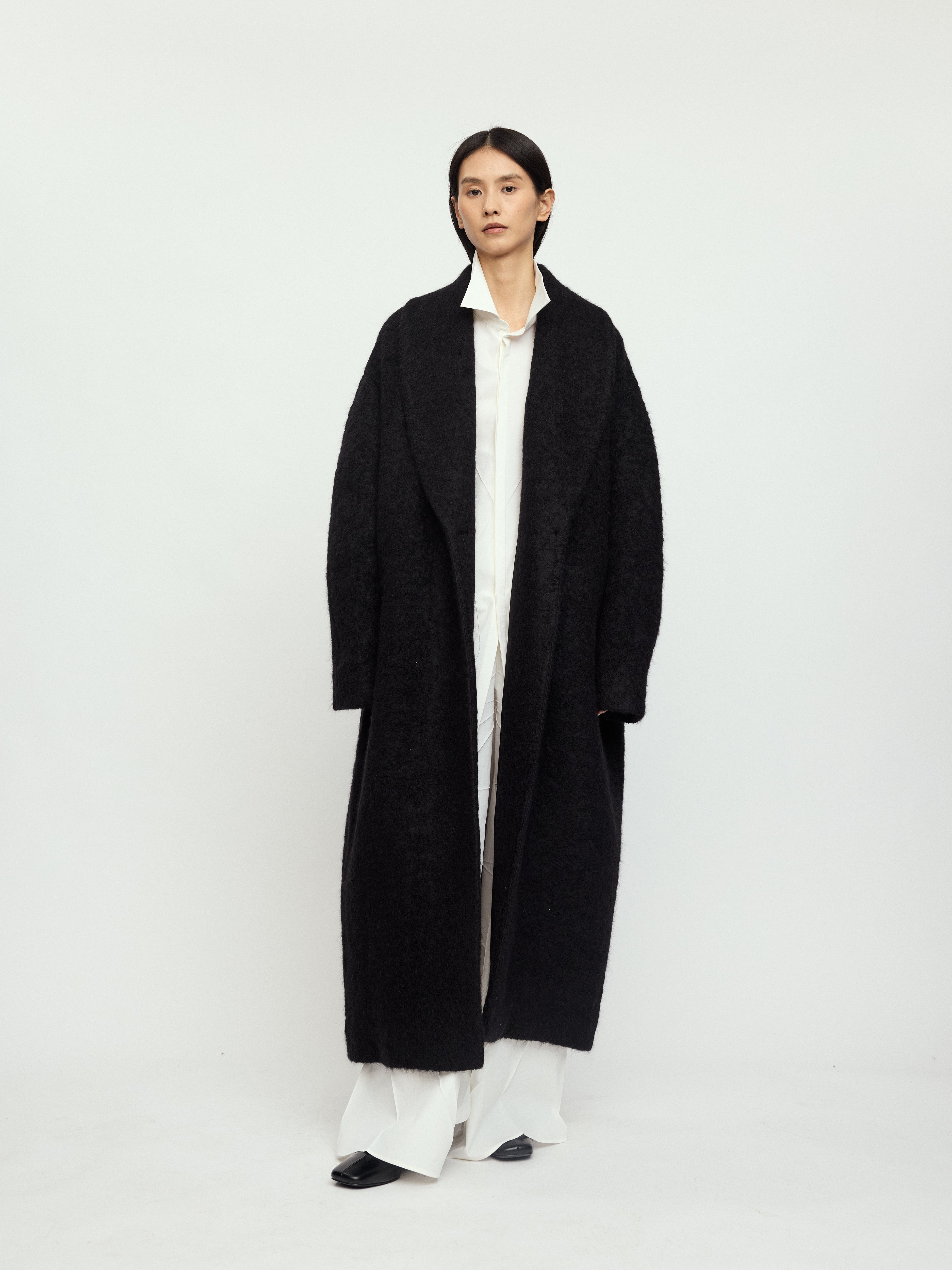 AW25 - EBONY BLACK MERGUI COAT
