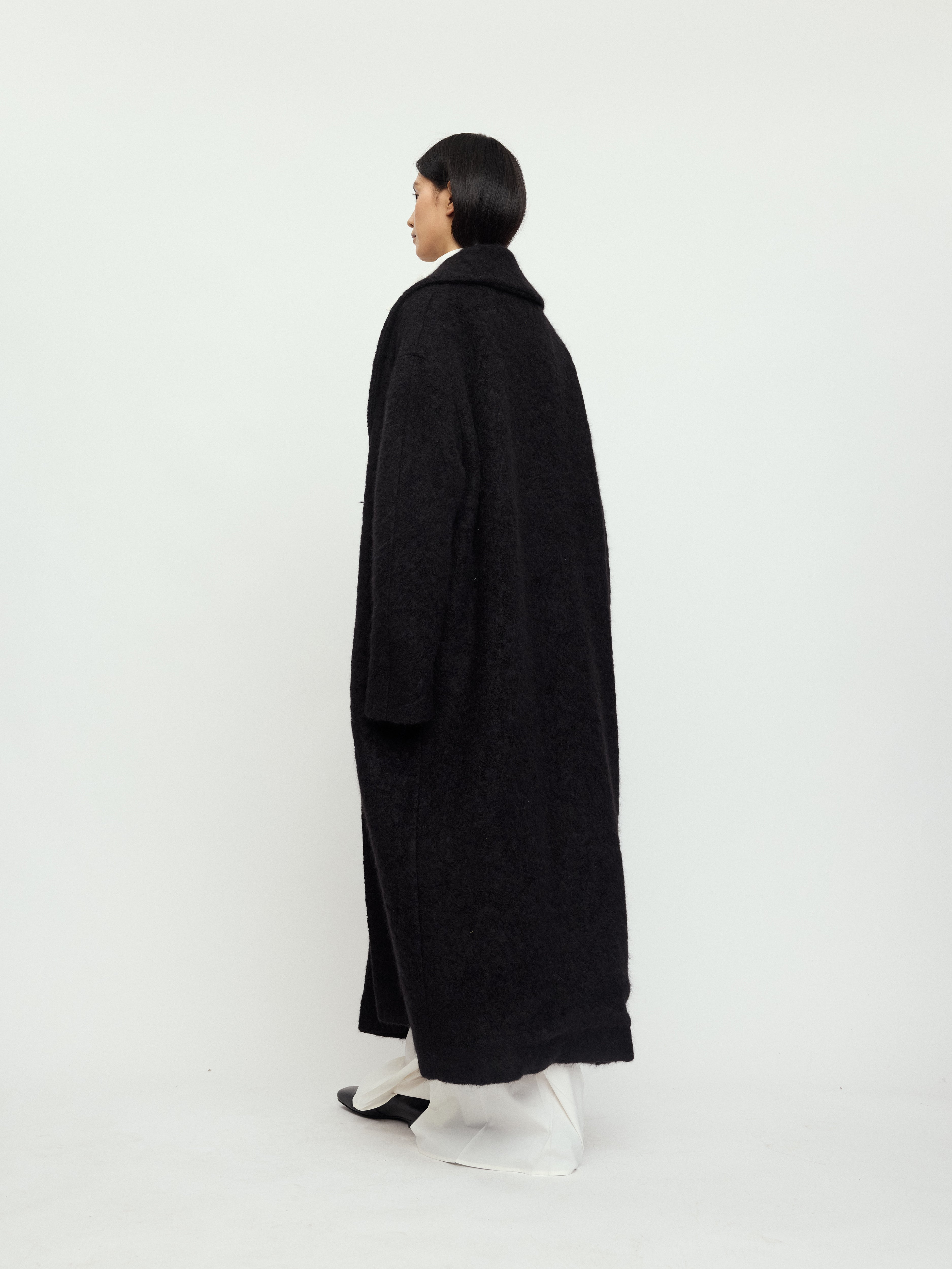 AW25 - EBONY BLACK MERGUI COAT