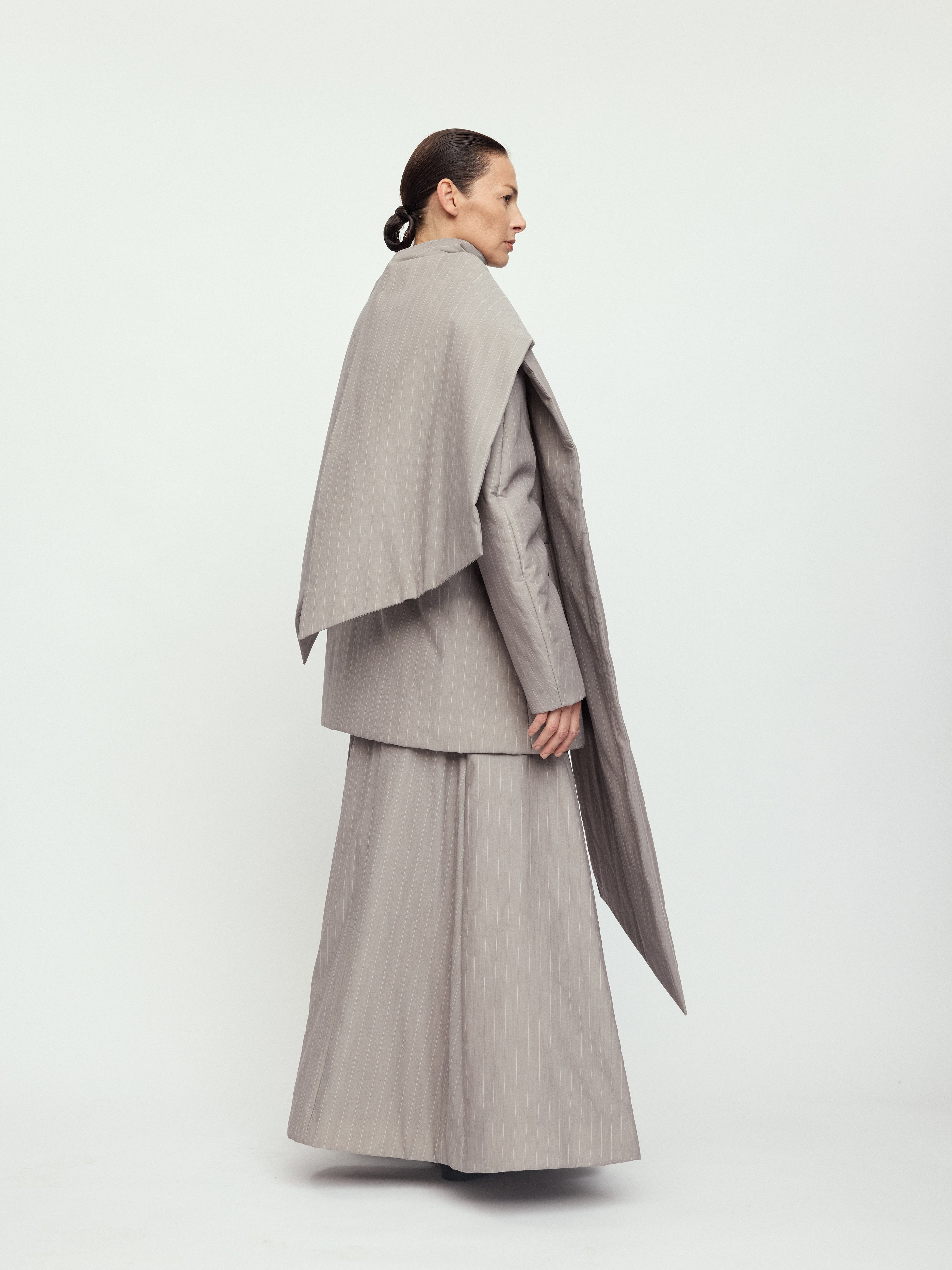 AW25 - GRAPHITE GRAY PADDED MAUKE CAPE