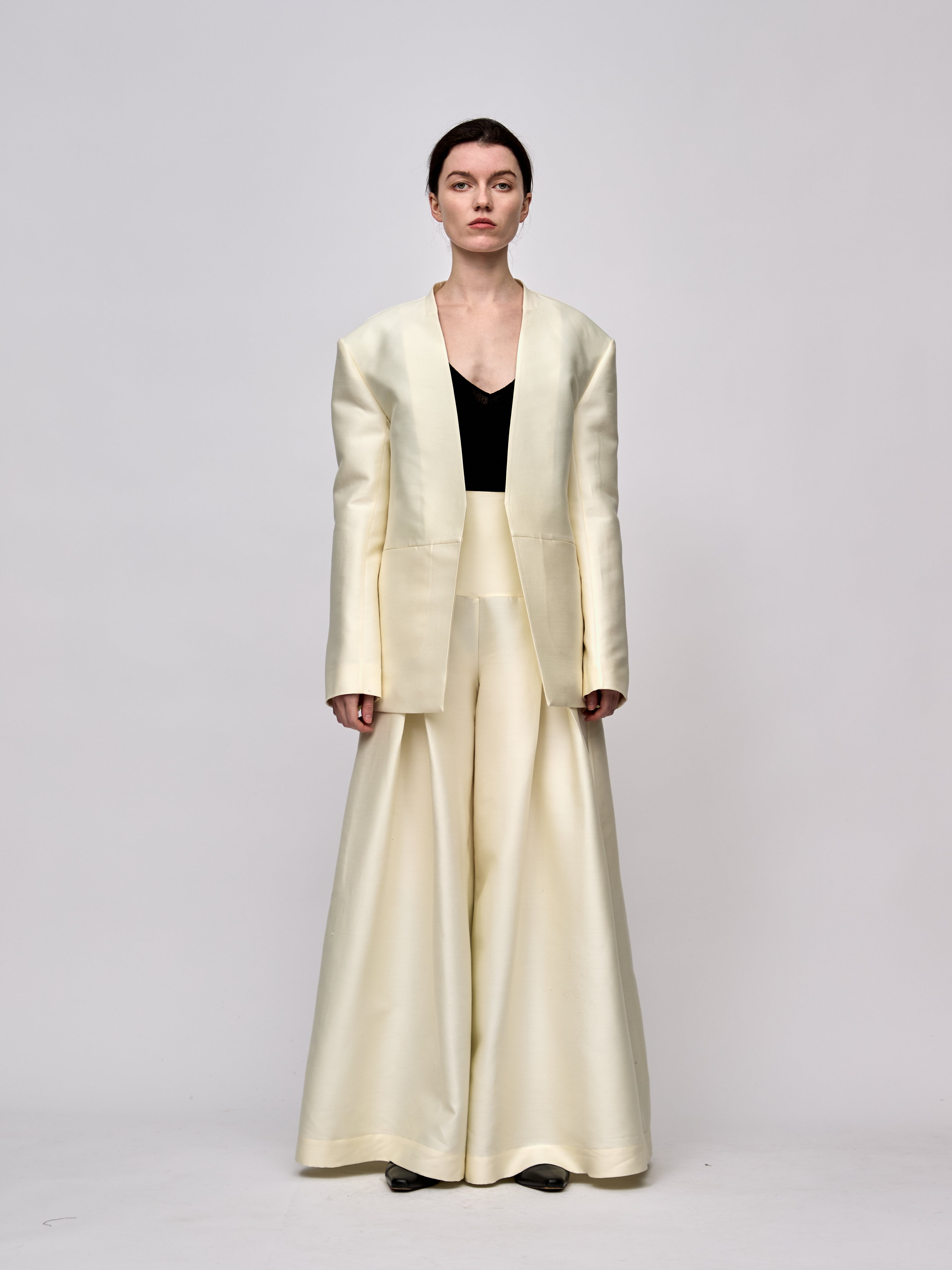 AW24 - IVORY BATAN SUIT