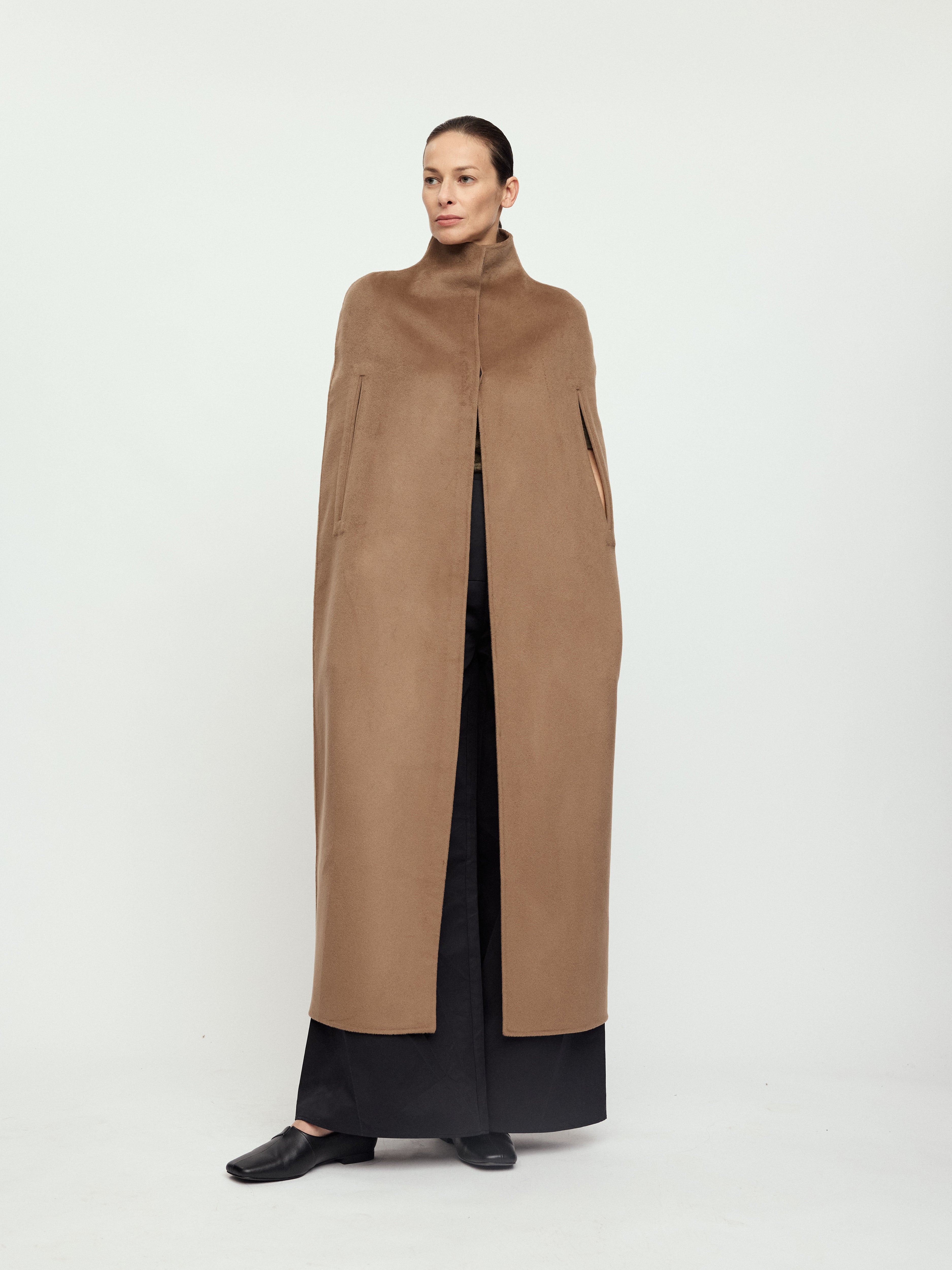 AW25 - GOLDEN SIRI CAPE