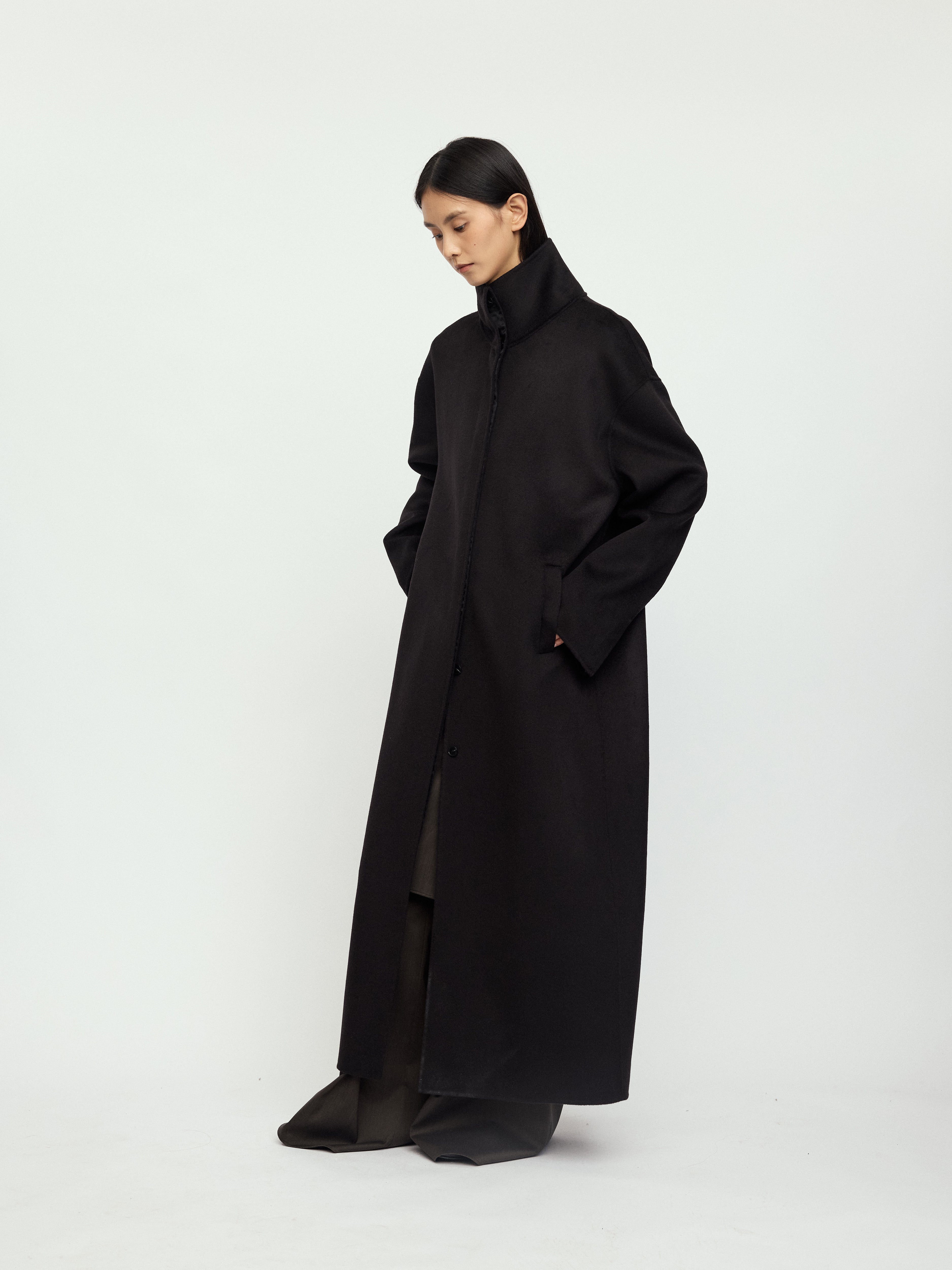 AW25 - JET BLACK PENRHYN COAT