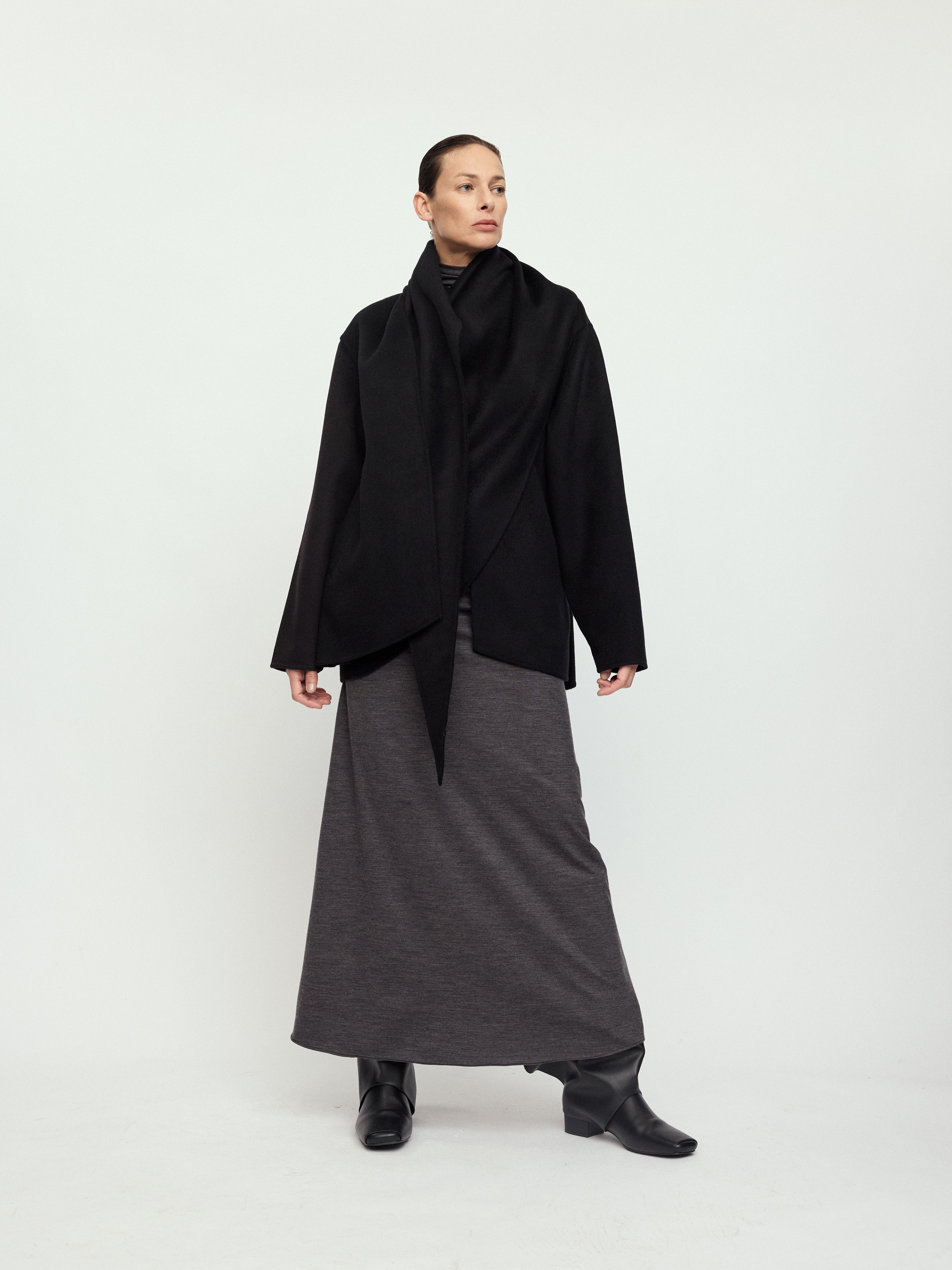 AW25 - JET BLACK MIRA COAT