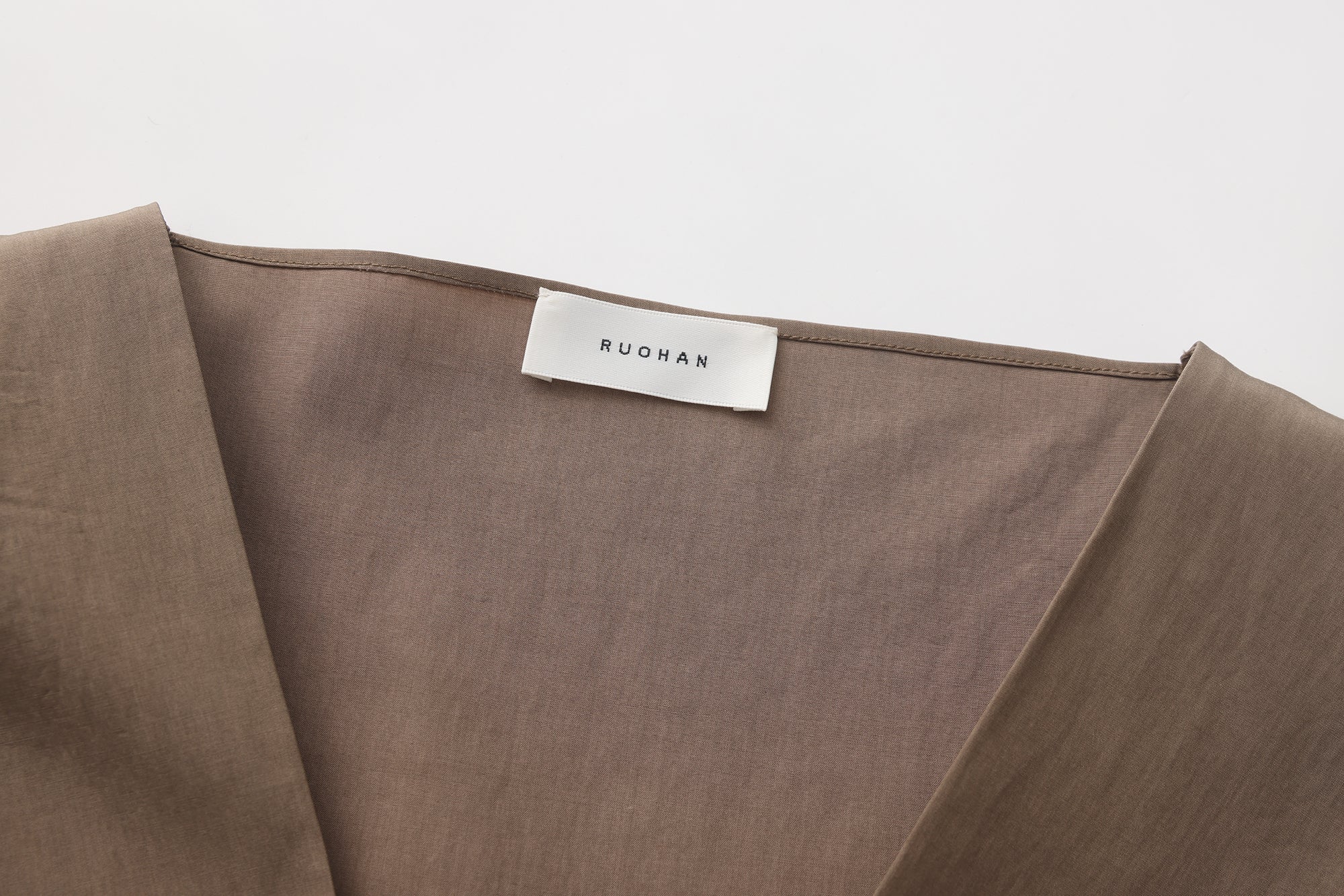 AW26 - KHAKI SHINE ARNO BLOUSE