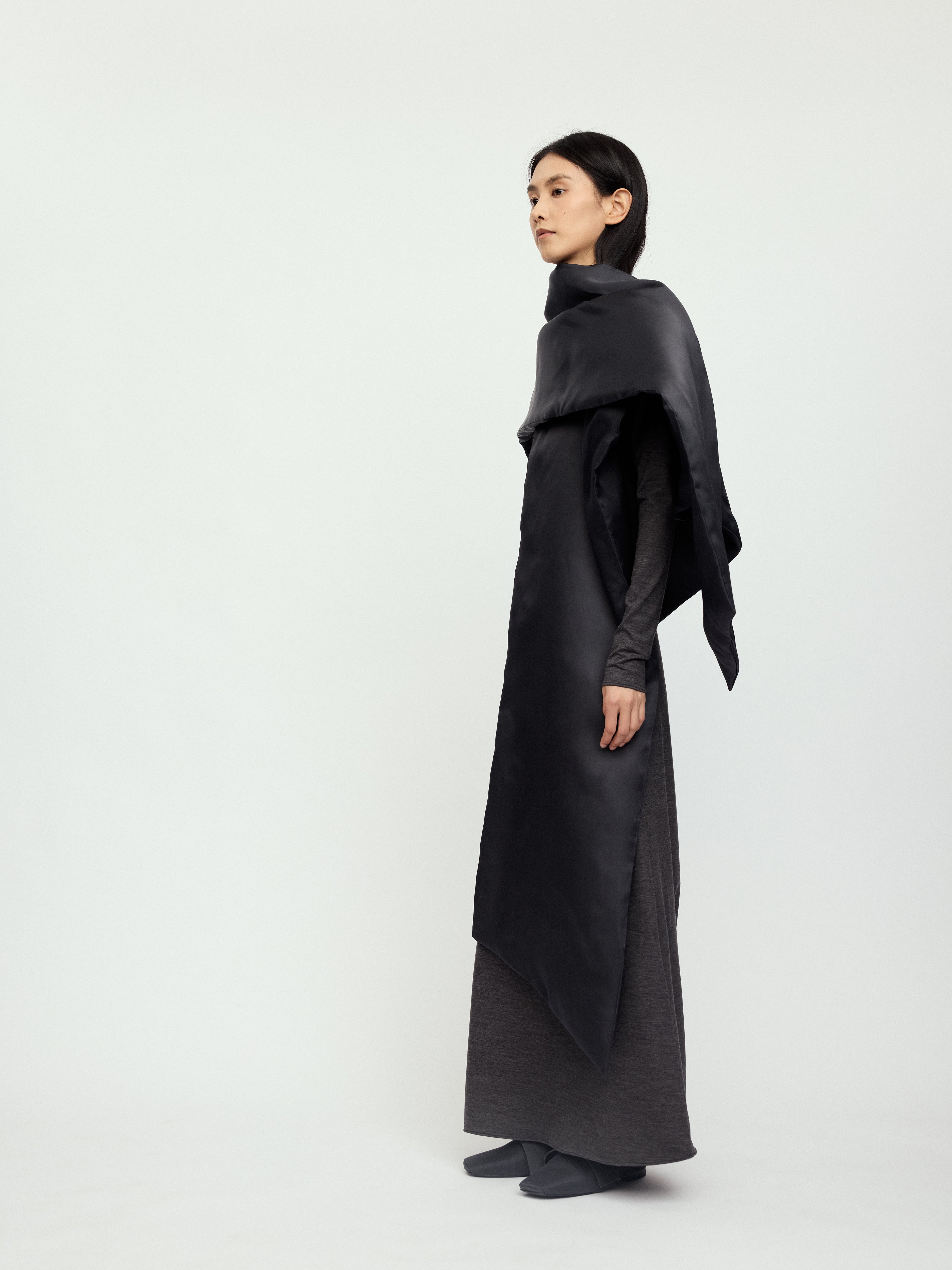 AW25 - INK PADDED MAUKE CAPE