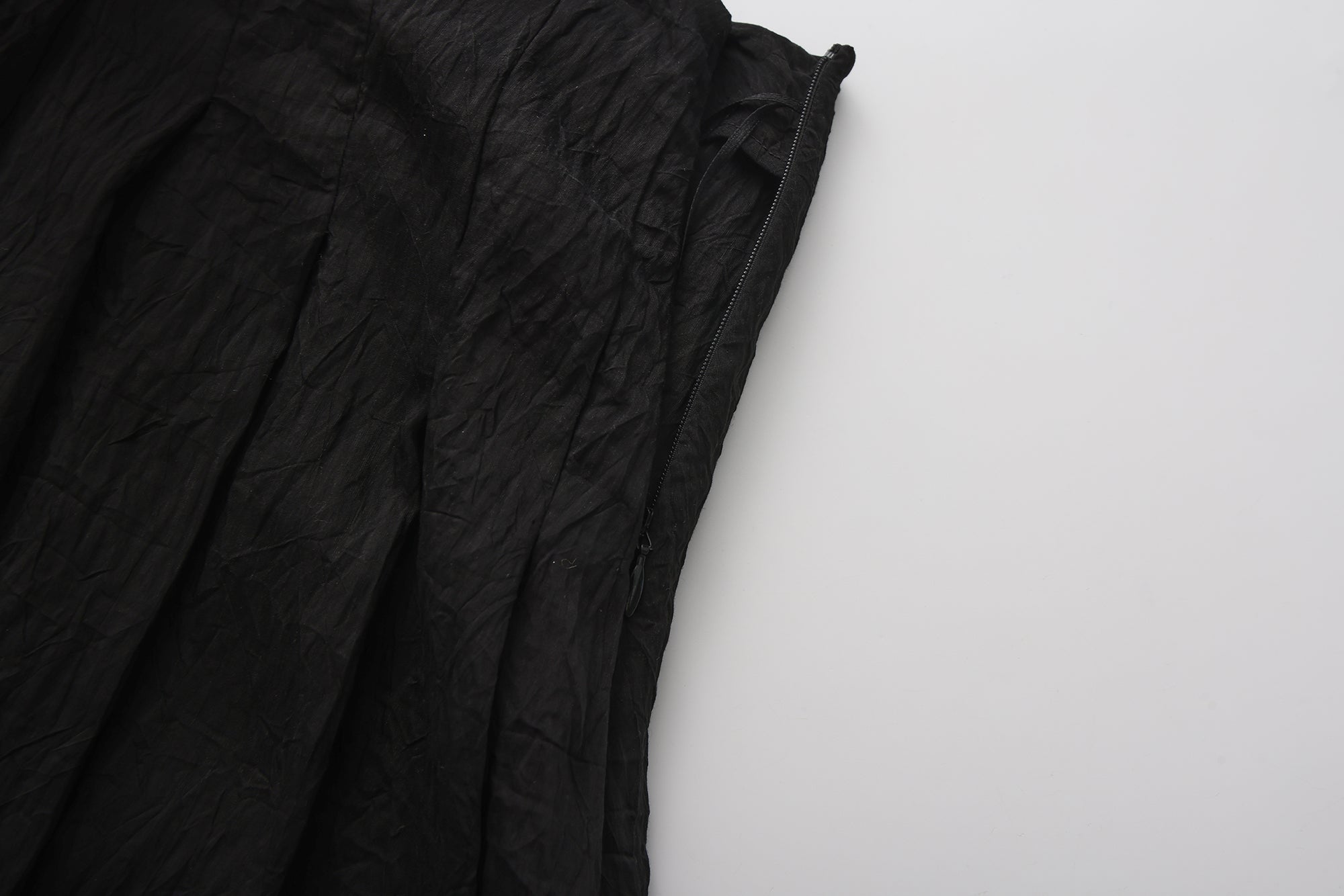 SS26 - CHARCOAL ALBA PLEATED SKIRT