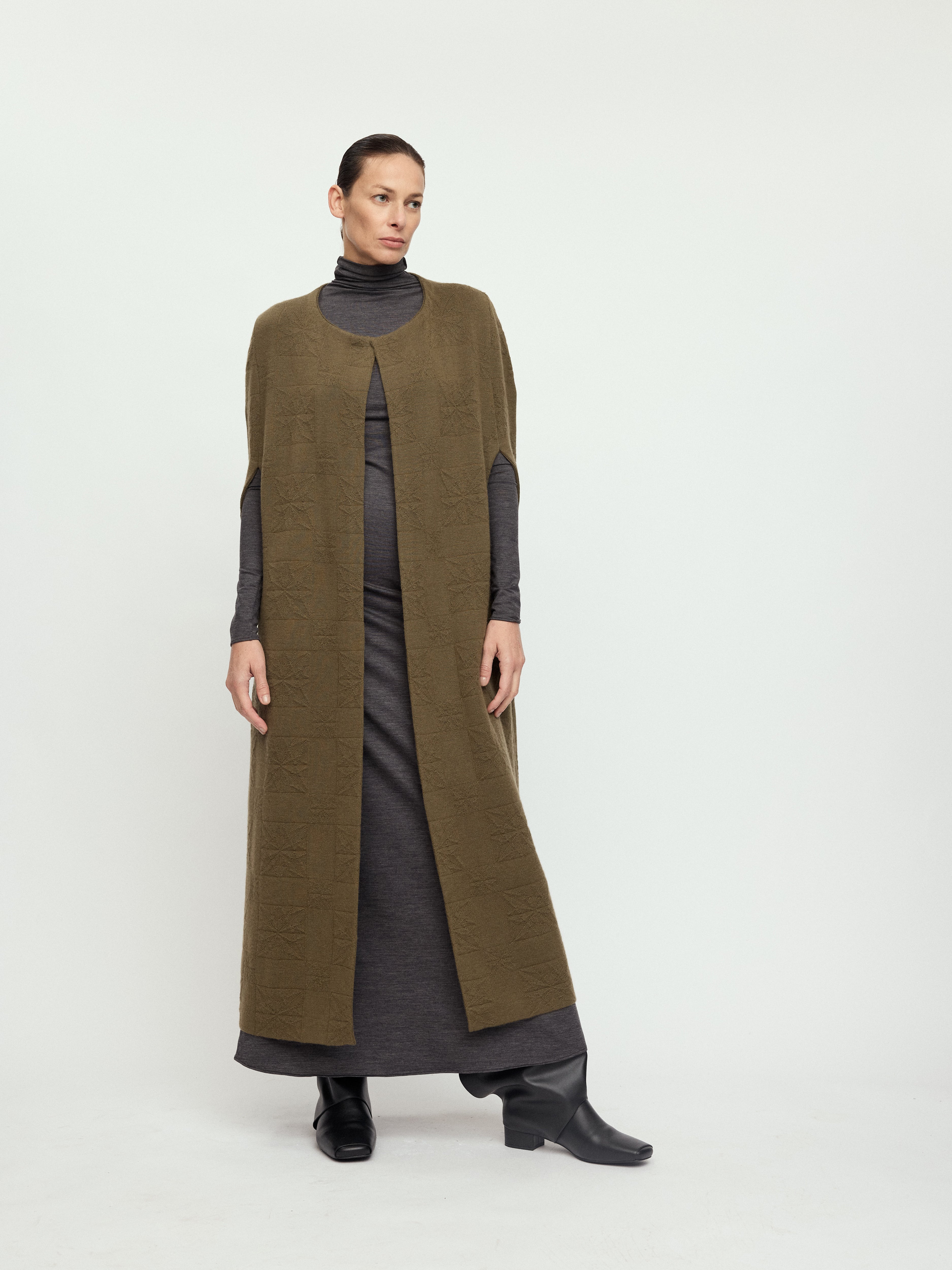 AW25 - CAMOUFLAGE HURD CAPE