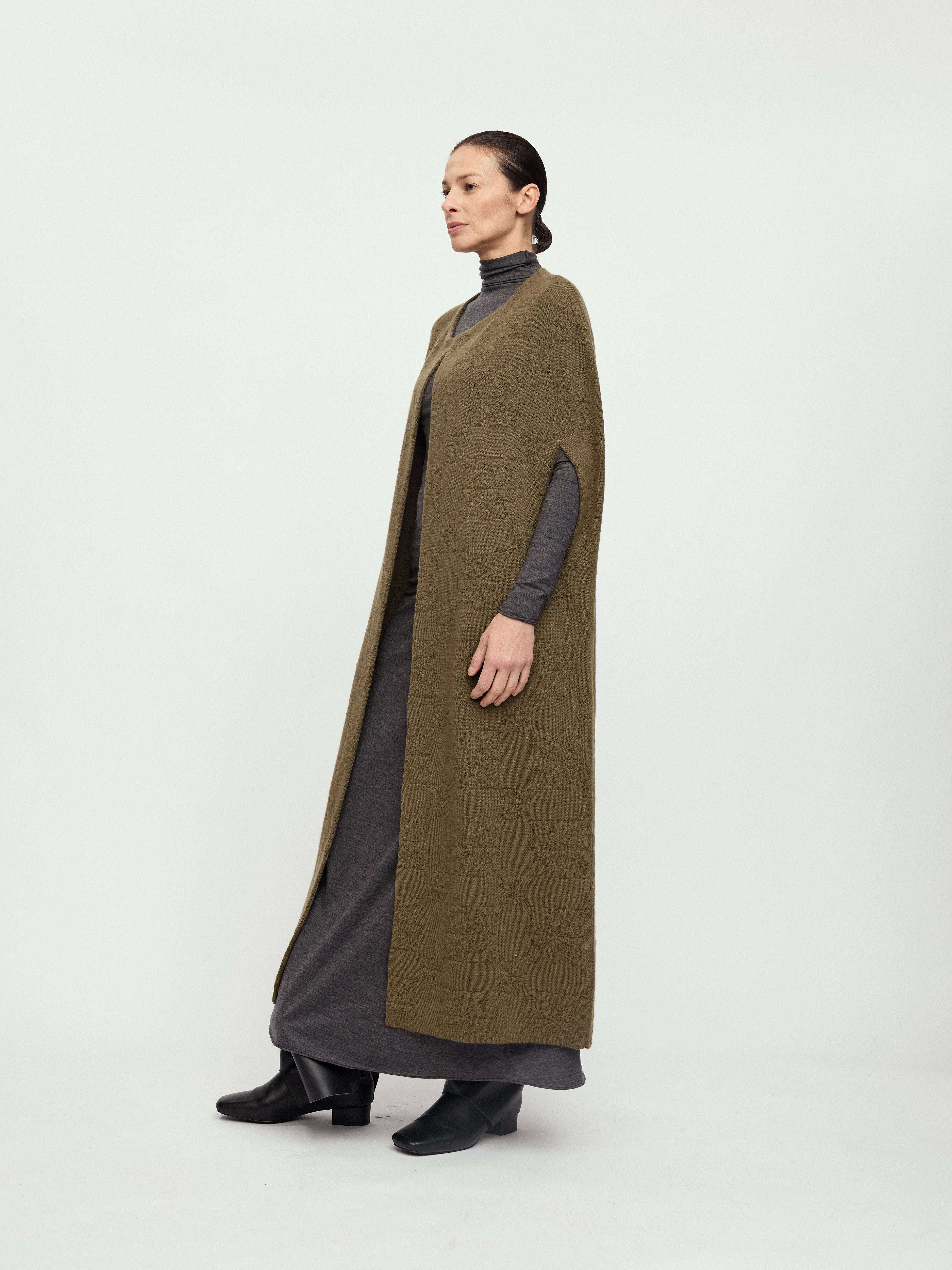 AW25 - CAMOUFLAGE HURD CAPE