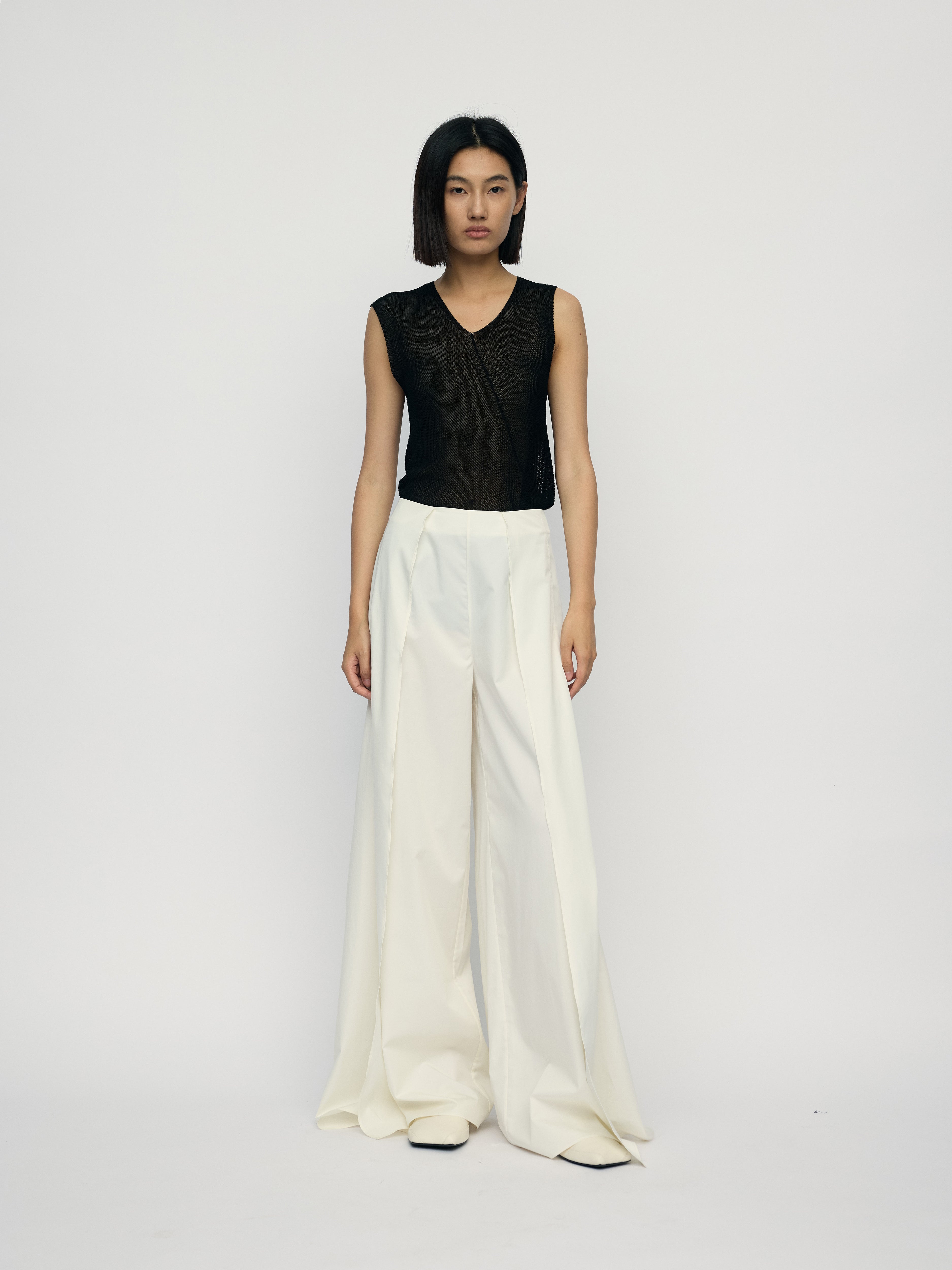 SS26 - BLACK NAMU TOP