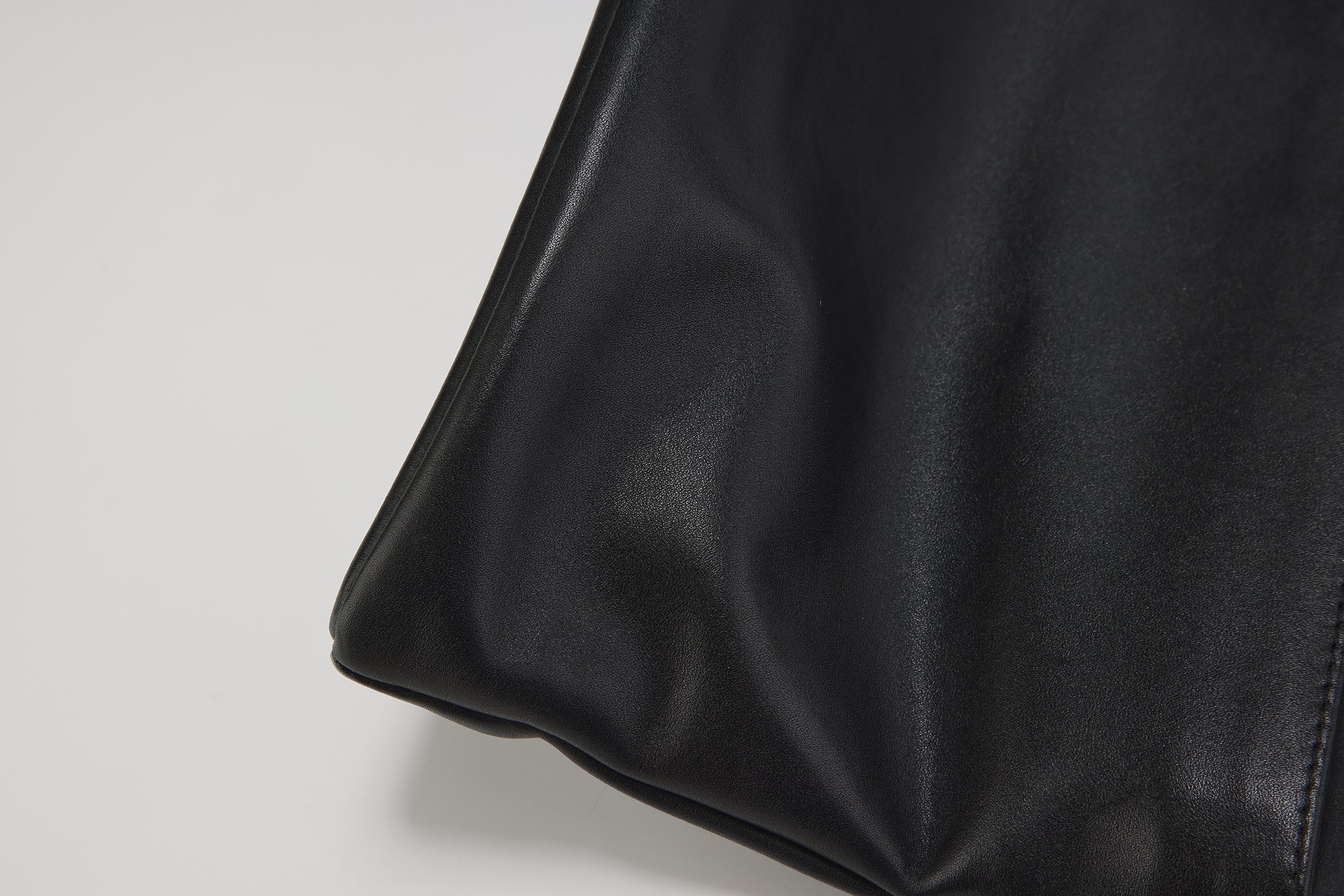 SS26 - BLACK LAMU BAG