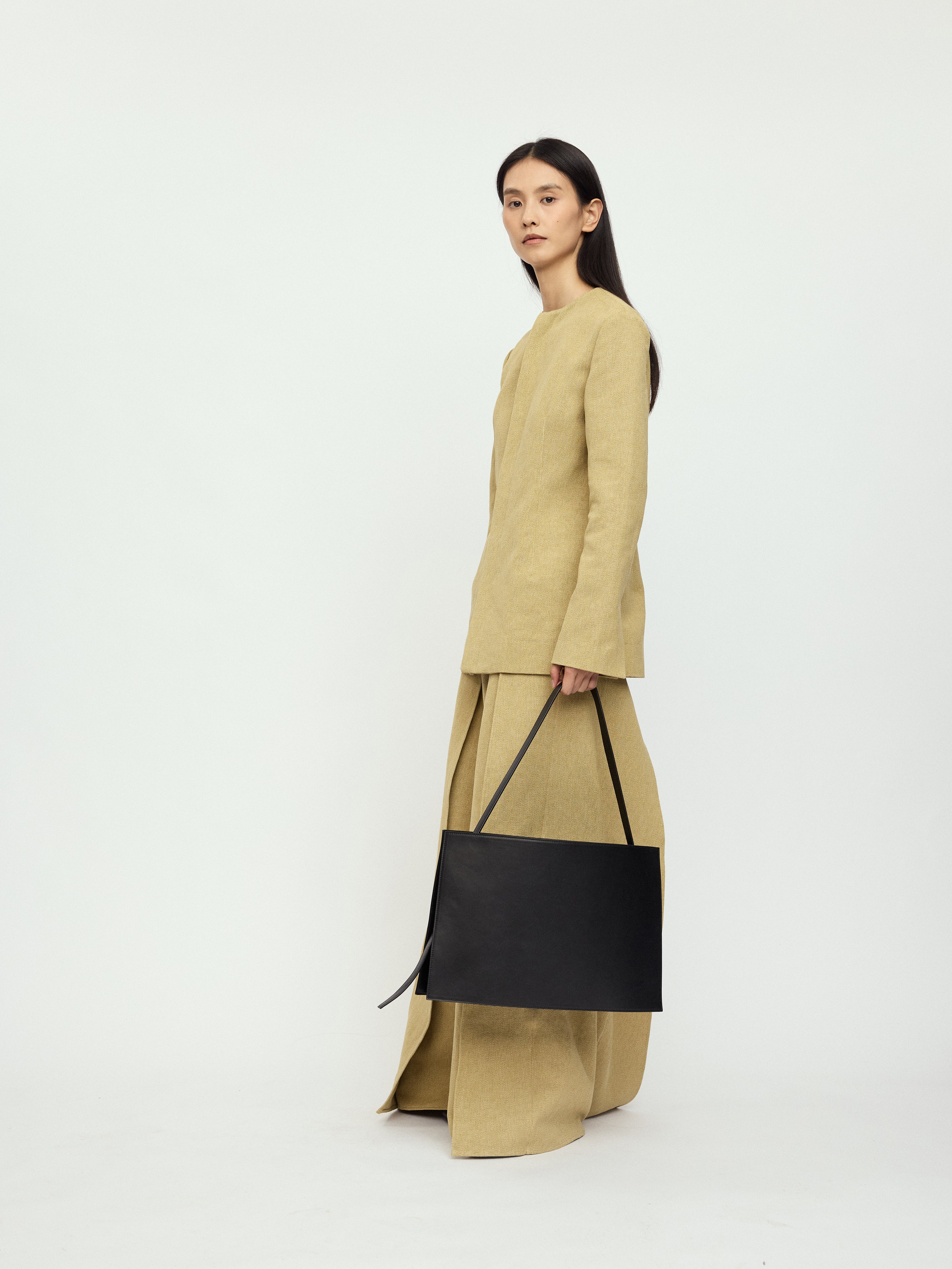 AW25 - BLACK TILE BAG