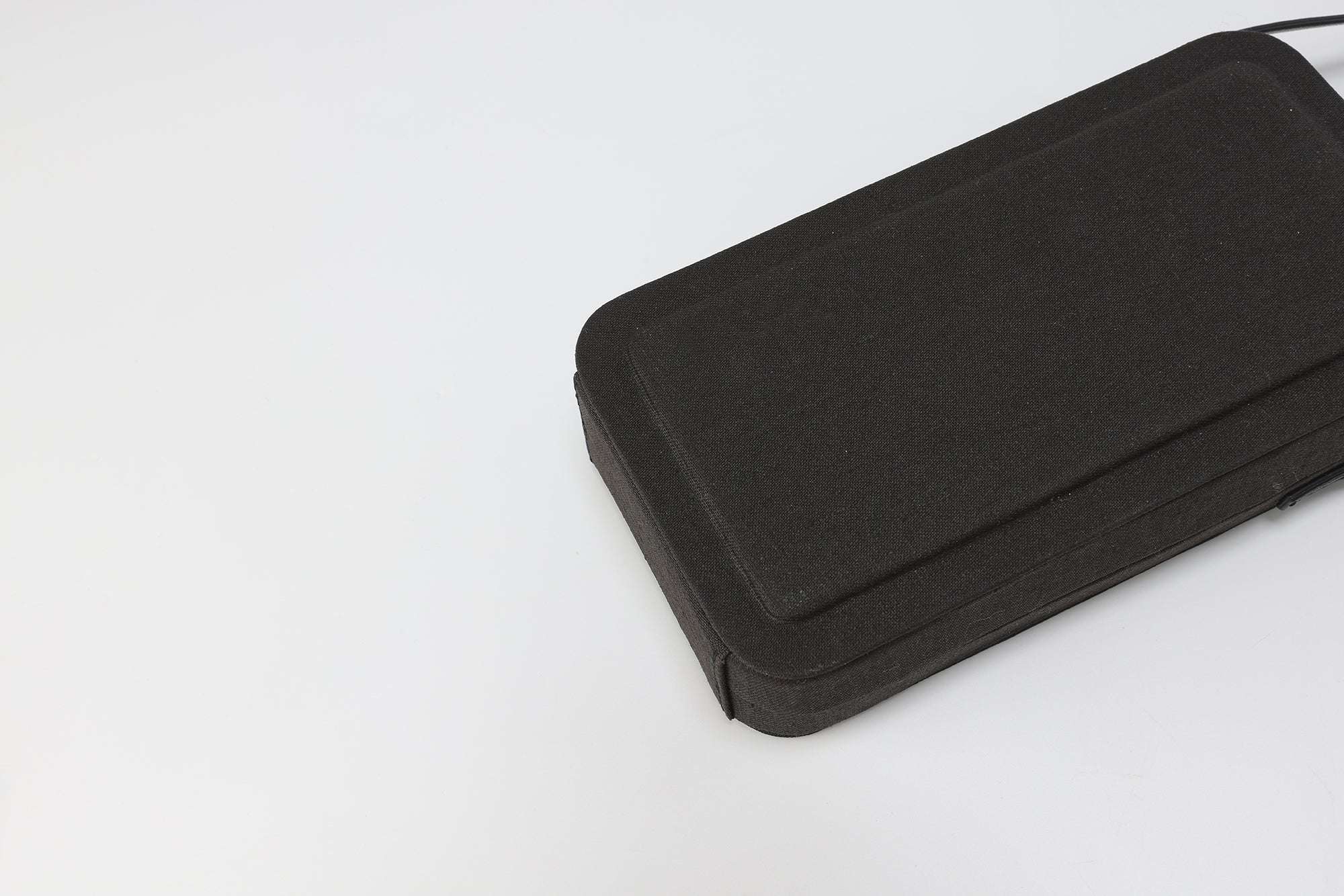 PREAW25 - LAVA ROCK  PHONE BAG